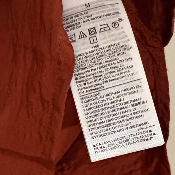 GAP Women's Terracotta Button-Down Shirt - Picture 2 of 3